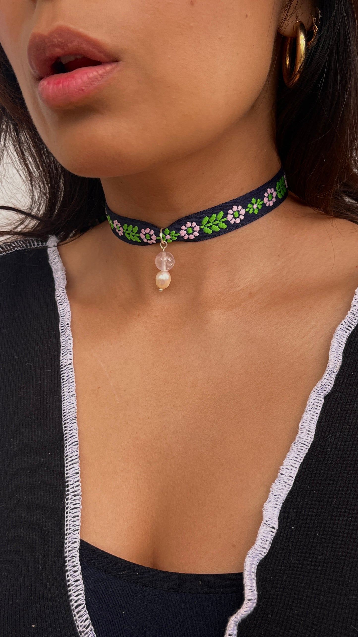 Flora Pearl Drop Chocker