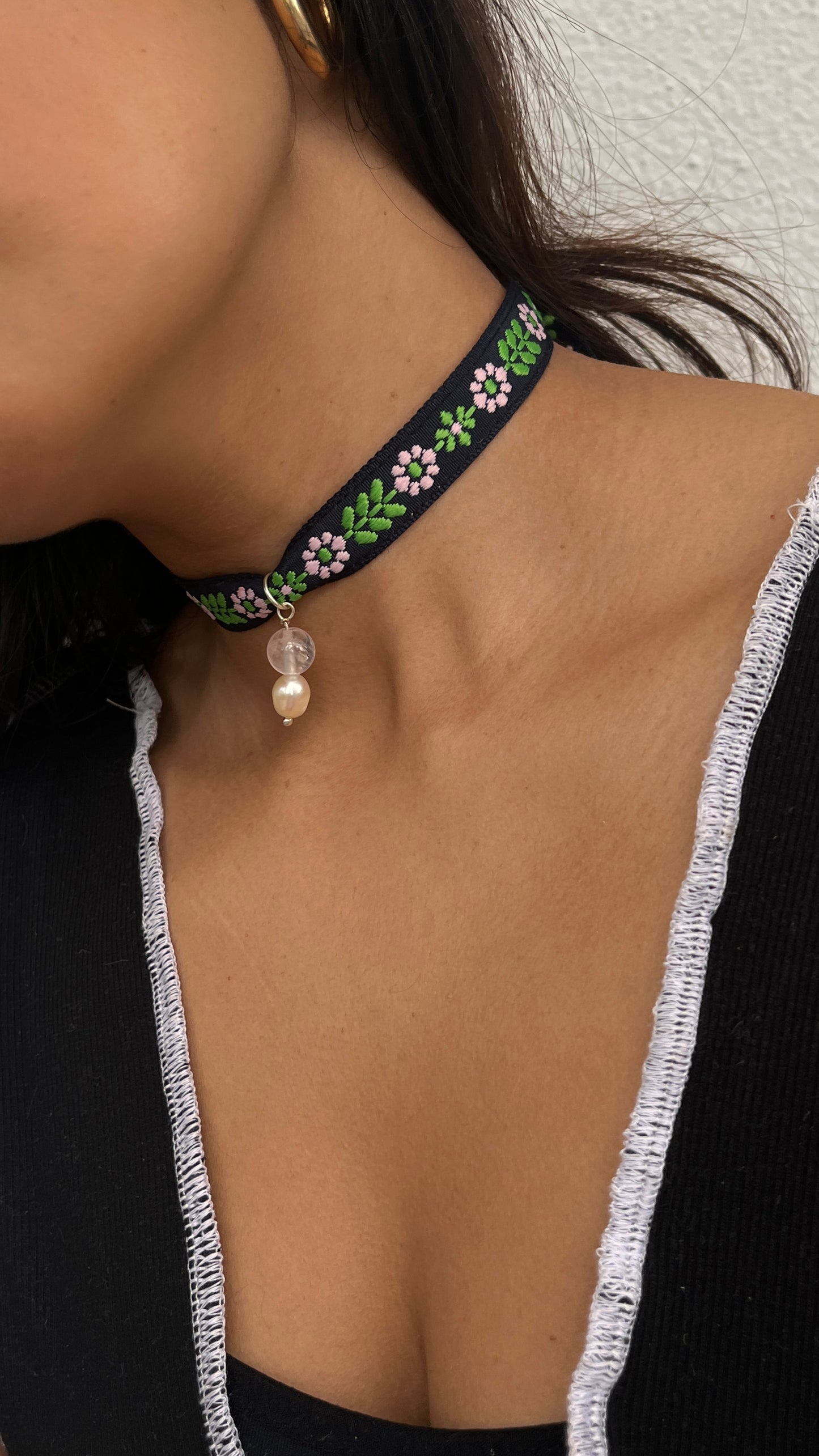 Flora Pearl Drop Chocker