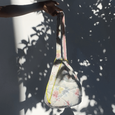 Nila - Round Drawstring Tote Bag Vintage Floral
